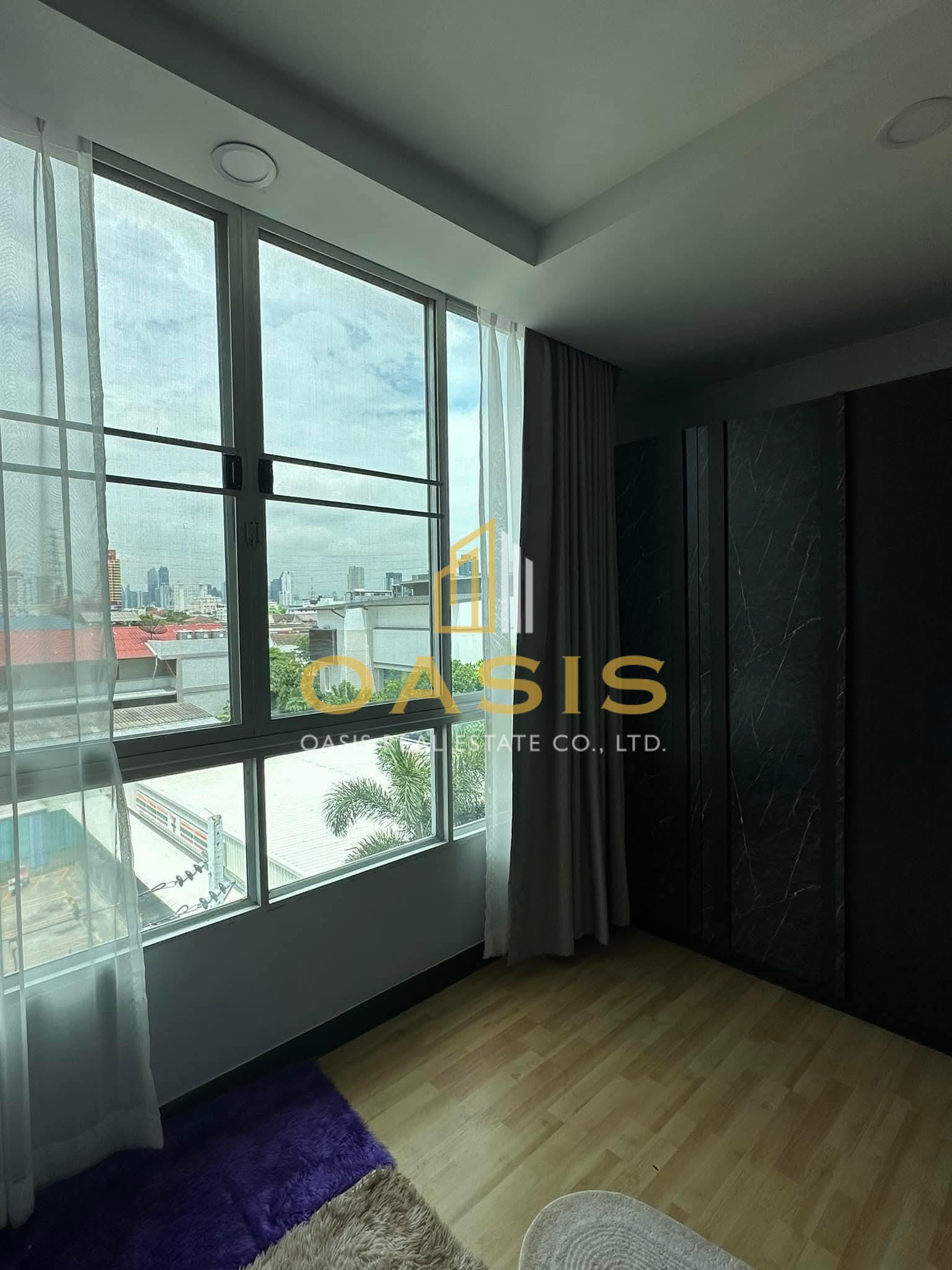 Ratchada City 18(2) – Elegant Corner Condo for Rent & Sale