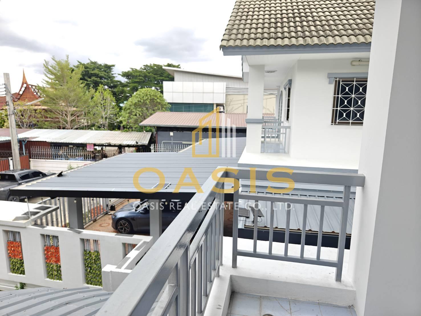  5-Storey Commercial Building Soi.Ratchadaphisek 22 – For Rent & Sale