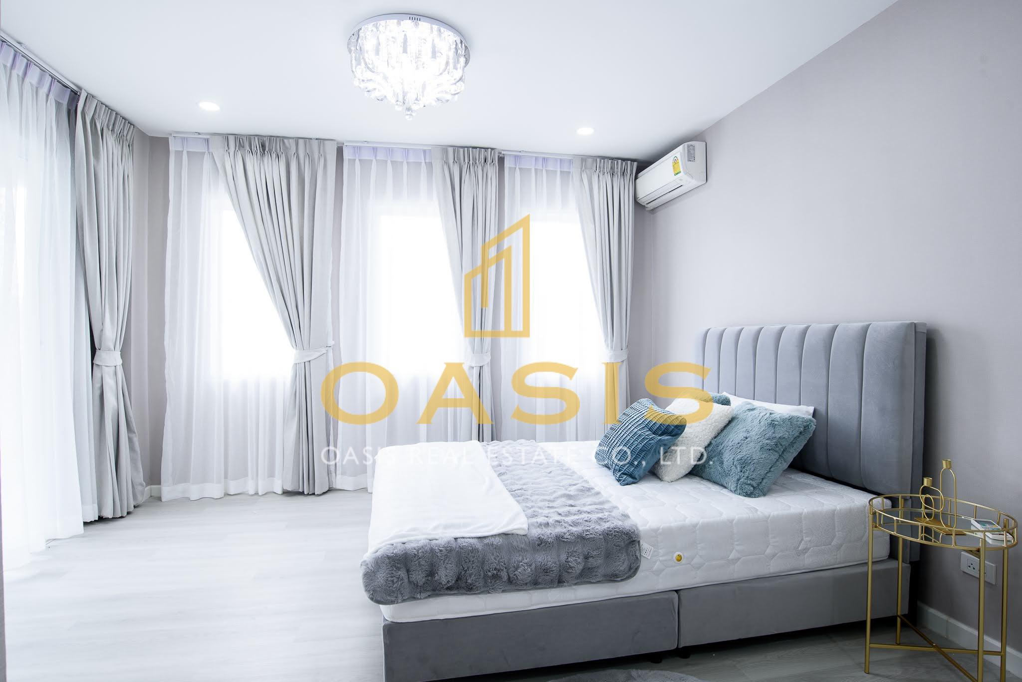 Baan Rim Hat House  Modern 4-Bedroom Pool Villa for Sale