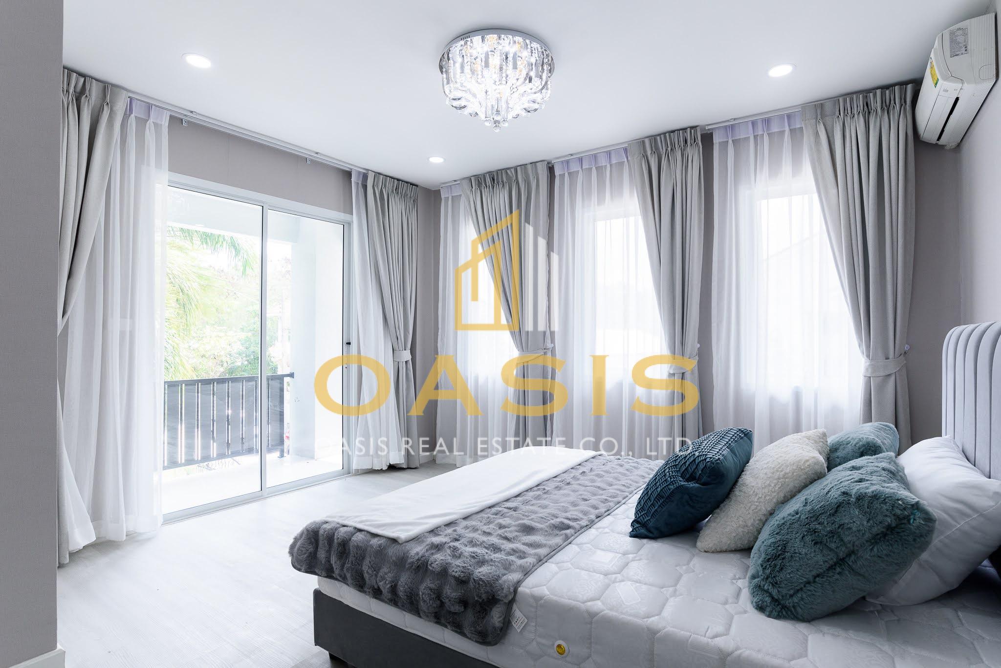 Baan Rim Hat House  Modern 4-Bedroom Pool Villa for Sale