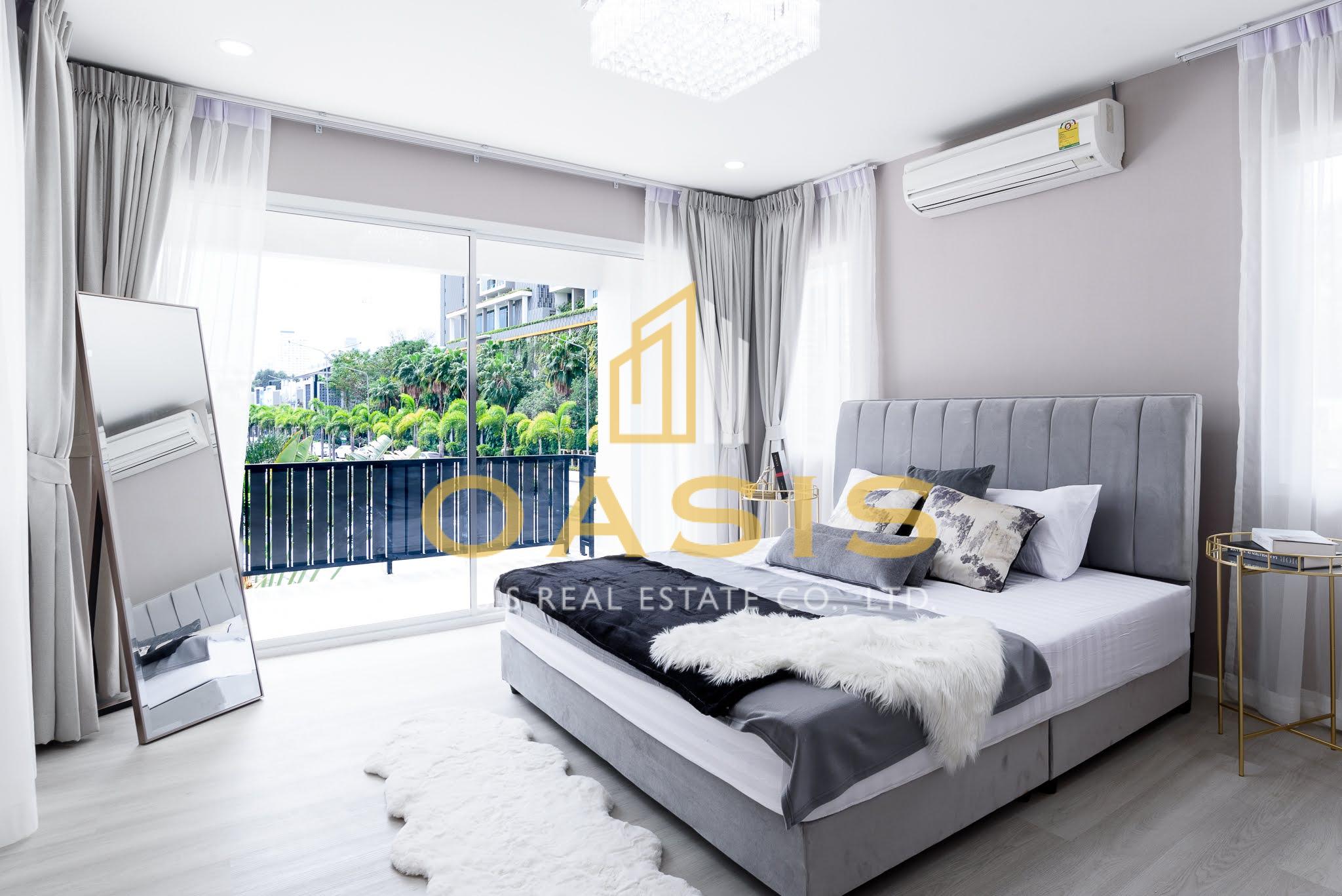 Baan Rim Hat House  Modern 4-Bedroom Pool Villa for Sale