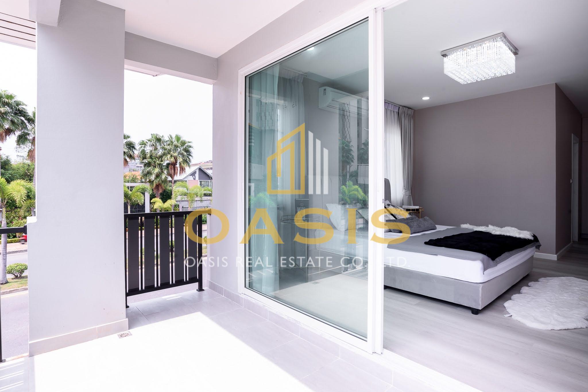 Baan Rim Hat House  Modern 4-Bedroom Pool Villa for Sale