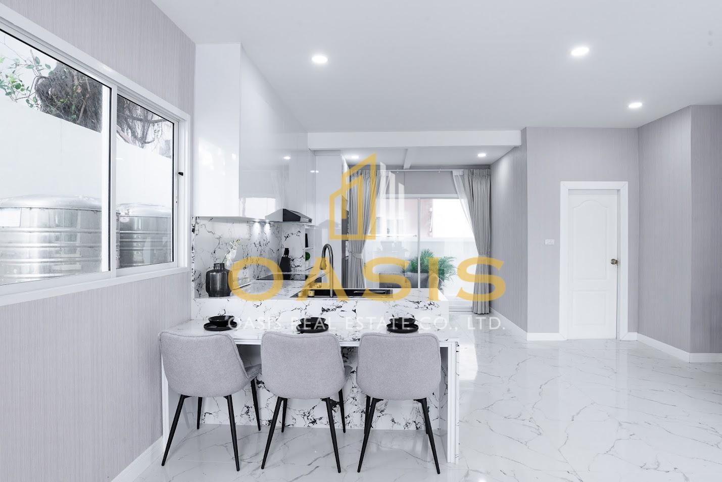 Baan Rim Hat House  Modern 4-Bedroom Pool Villa for Sale