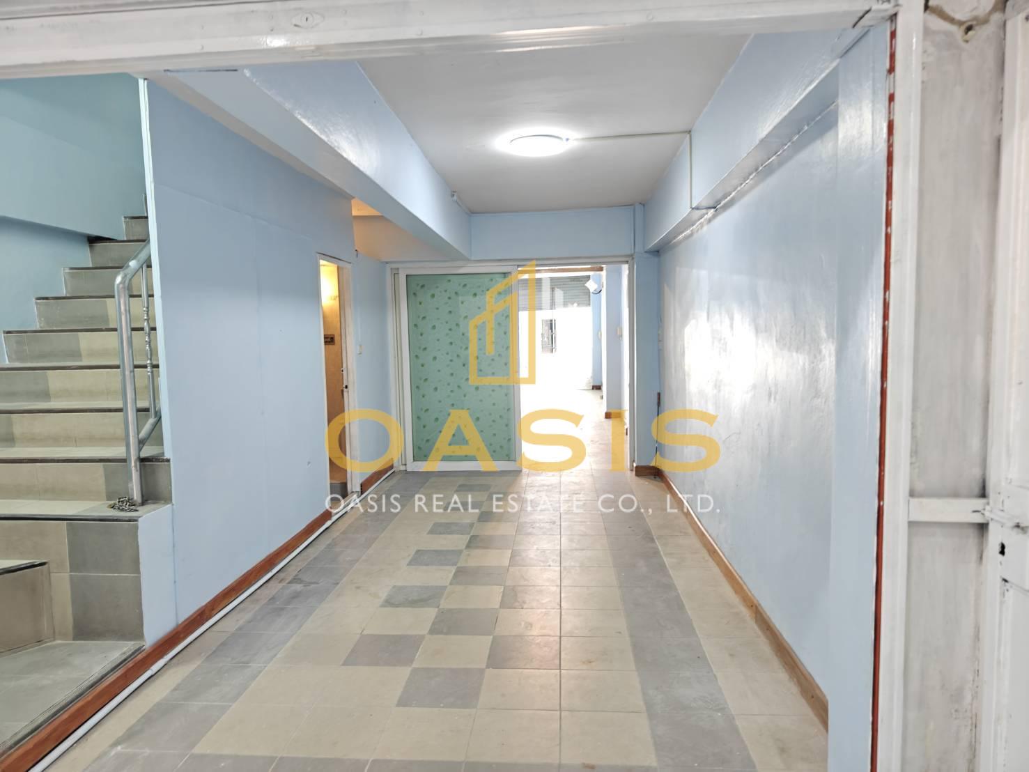  5-Storey Commercial Building Soi.Ratchadaphisek 22 – For Rent & Sale