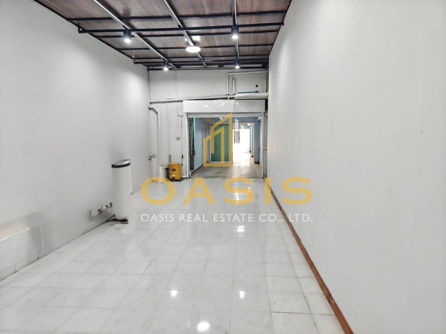  5-Storey Commercial Building Soi.Ratchadaphisek 22 – For Rent & Sale