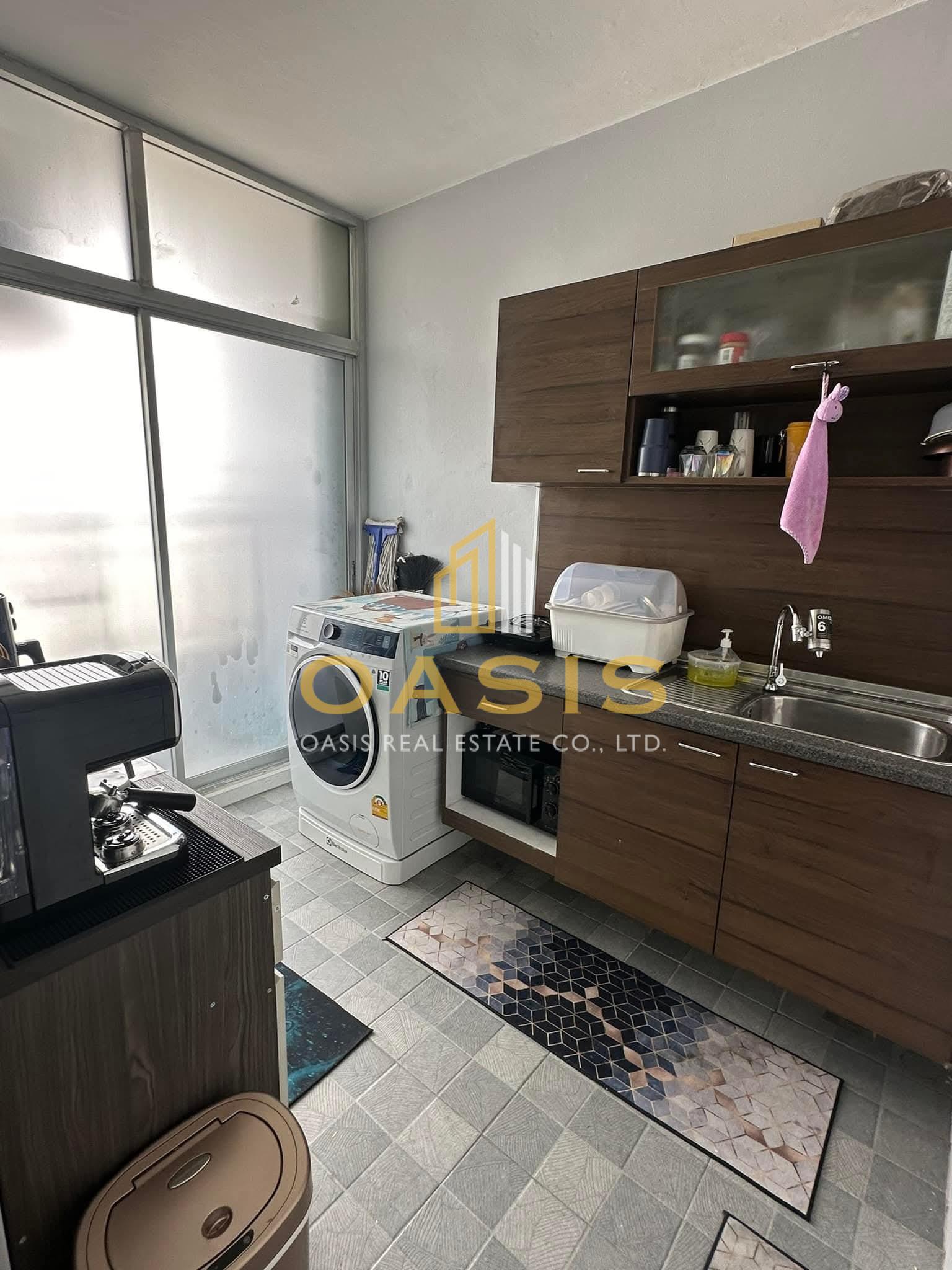 Ratchada City 18(2) – Elegant Corner Condo for Rent & Sale