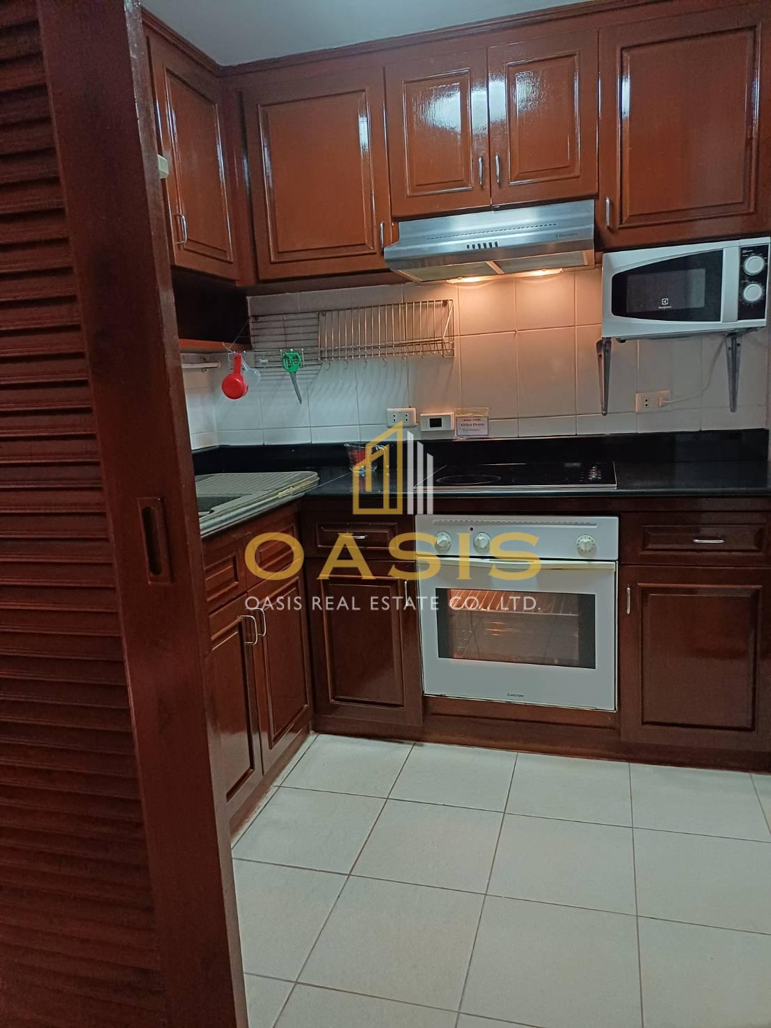 Spacious 1-Bedroom Condo in Central Pattaya for sale