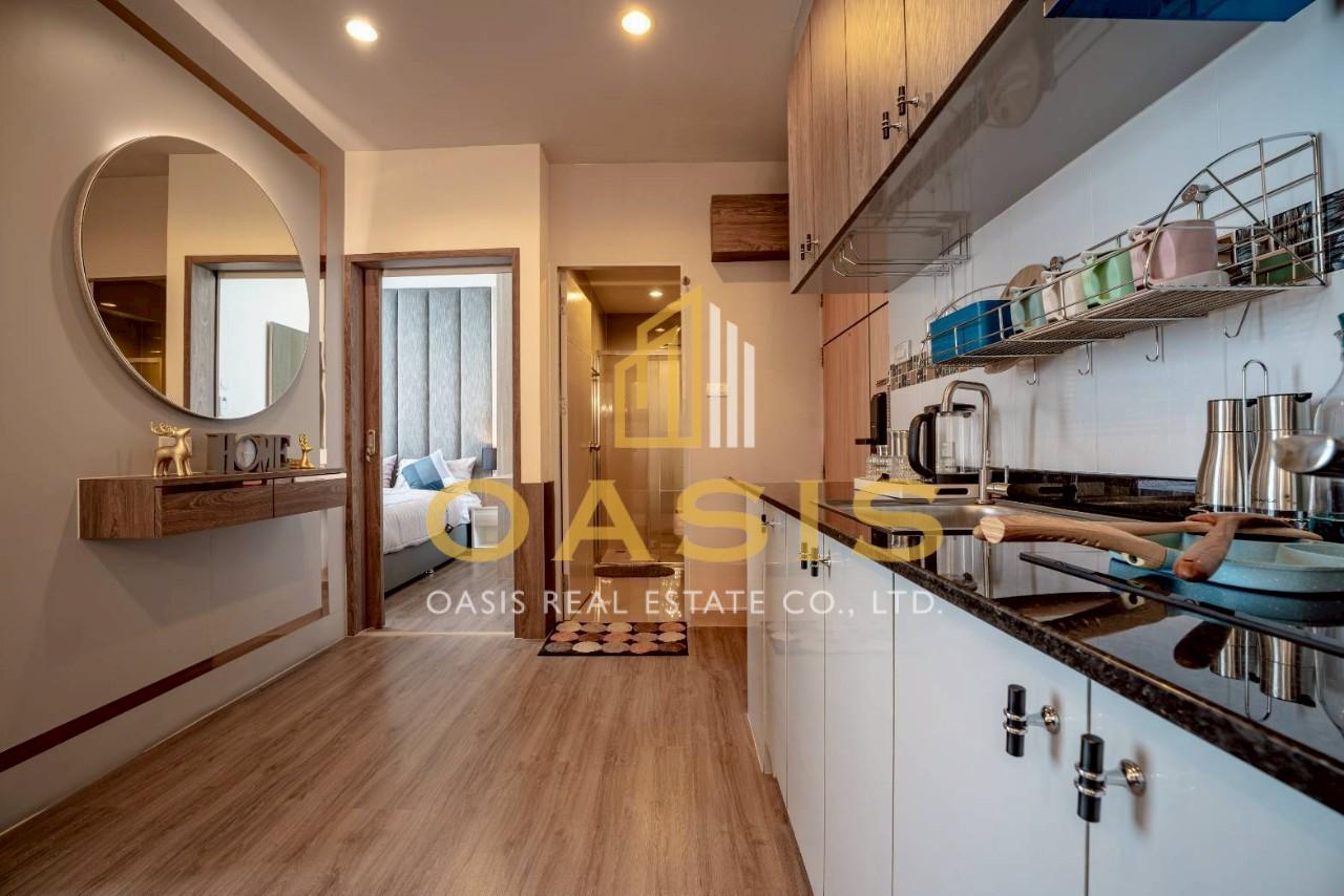 The Twin Tower Jomtien Beach, Pattaya High Floor Condo for Sale