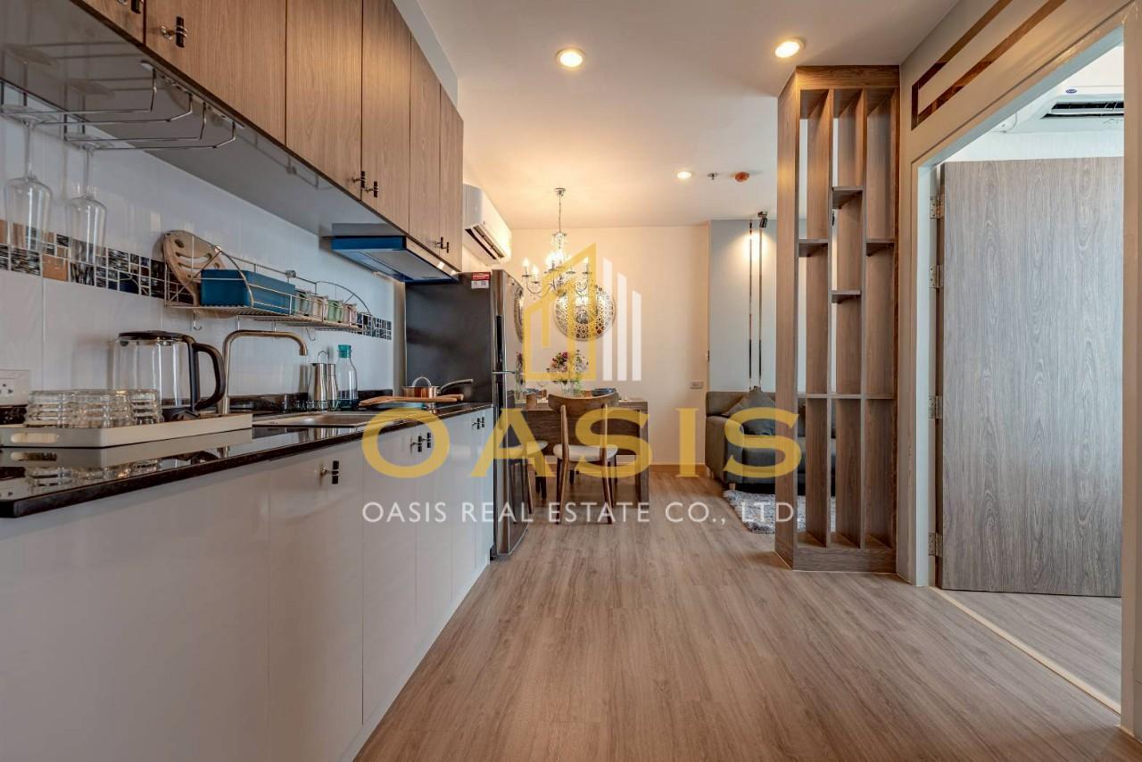 The Twin Tower Jomtien Beach, Pattaya High Floor Condo for Sale