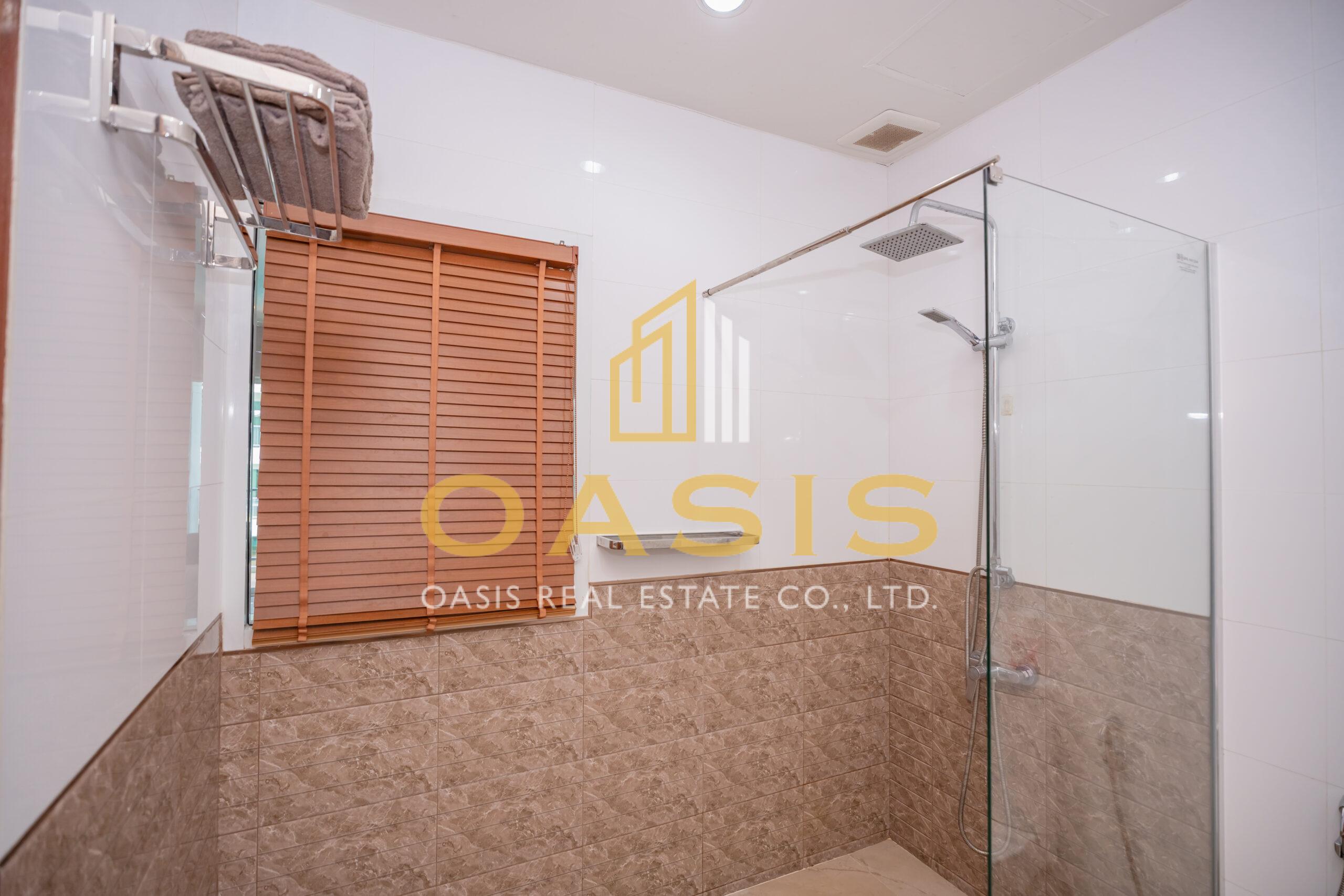 Luxurious Studio for Rent at Diamond Suites Condominium