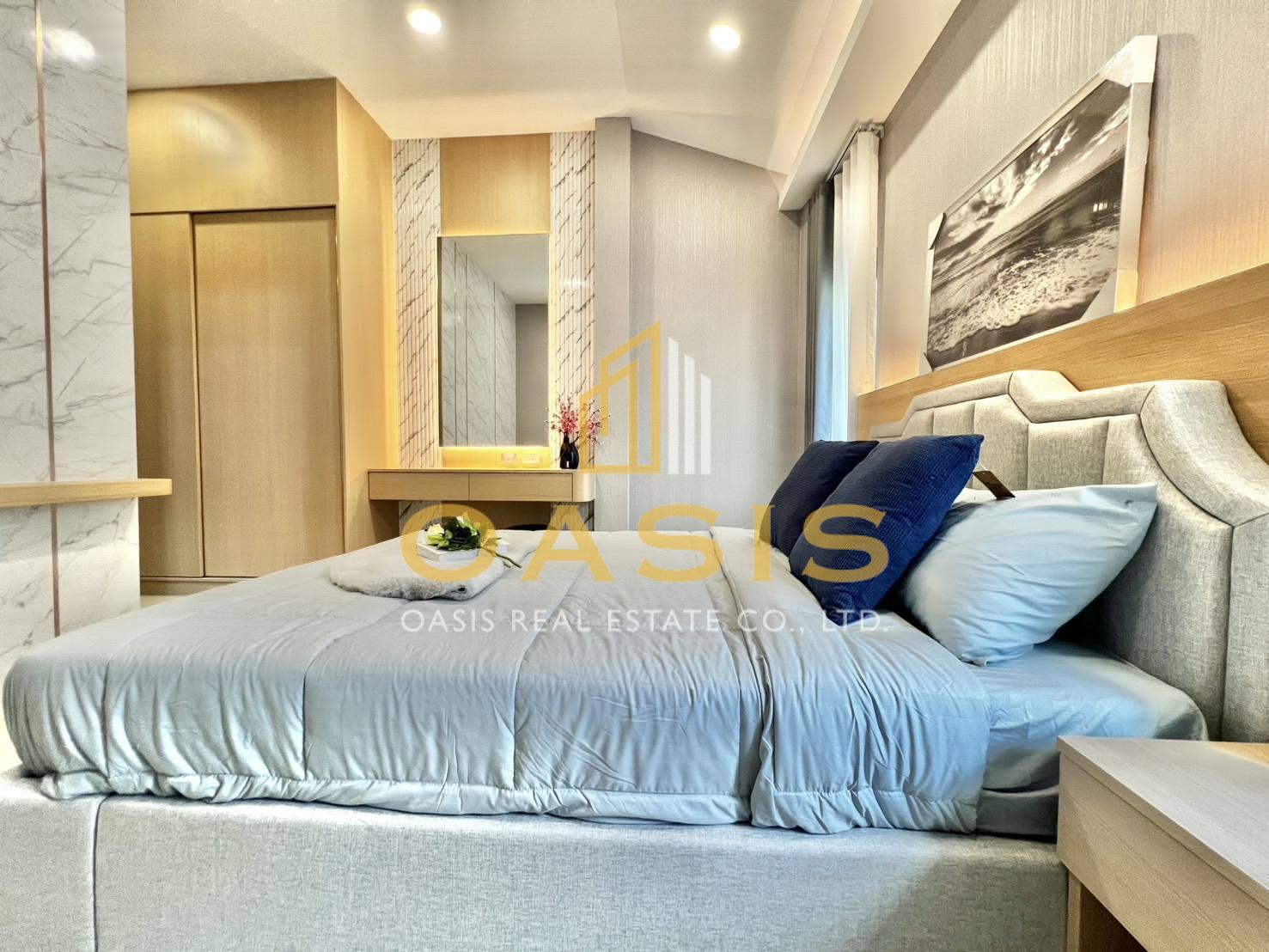 Luxury Modern Pool Villa in Huay Yai For sale