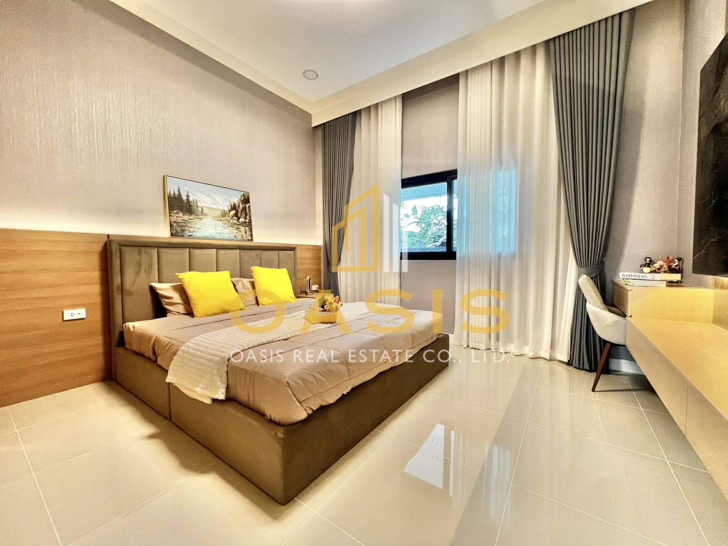 Luxury Modern Pool Villa in Huay Yai For sale