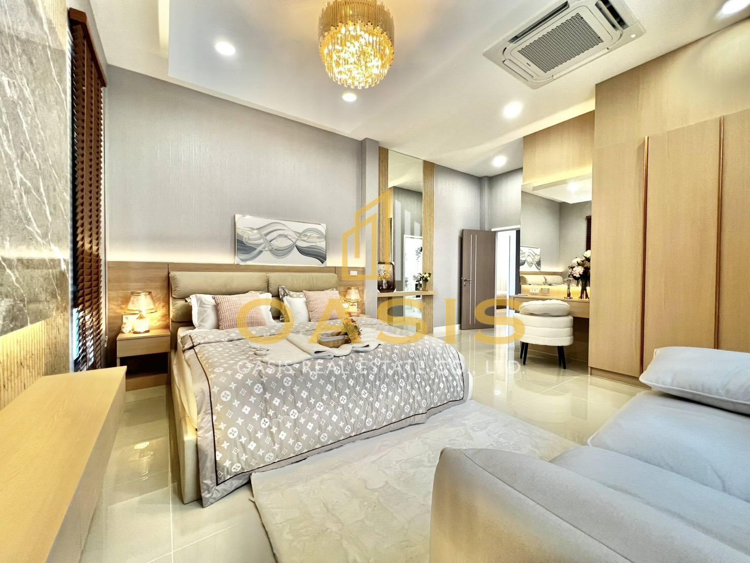 Luxury Modern Pool Villa in Huay Yai For sale