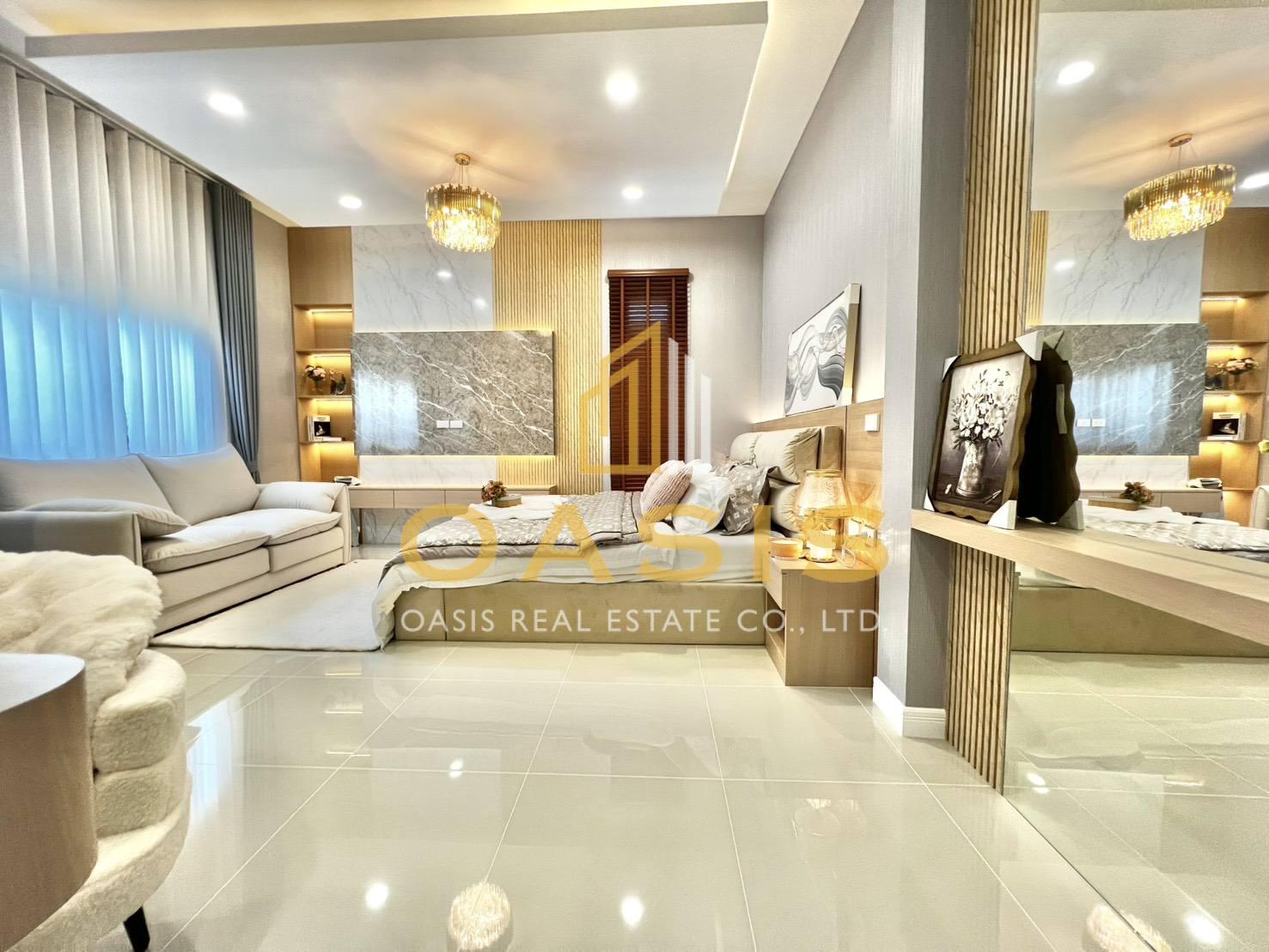 Luxury Modern Pool Villa in Huay Yai For sale