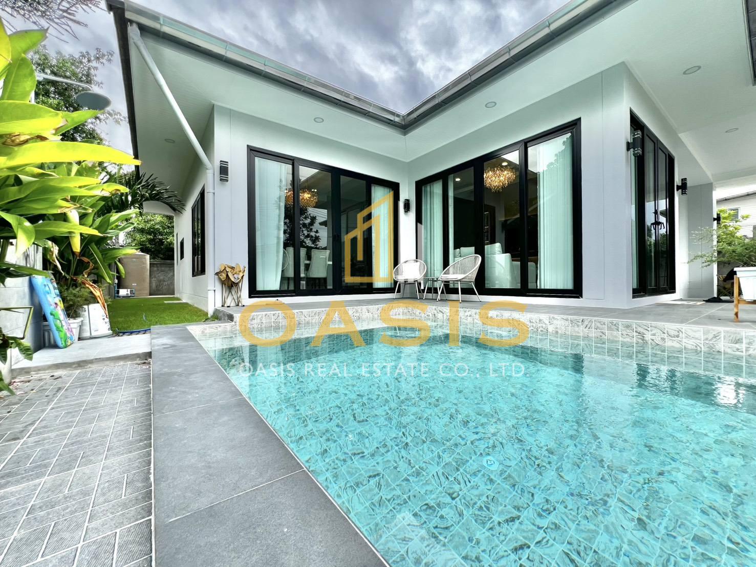 Luxury Modern Pool Villa in Huay Yai For sale