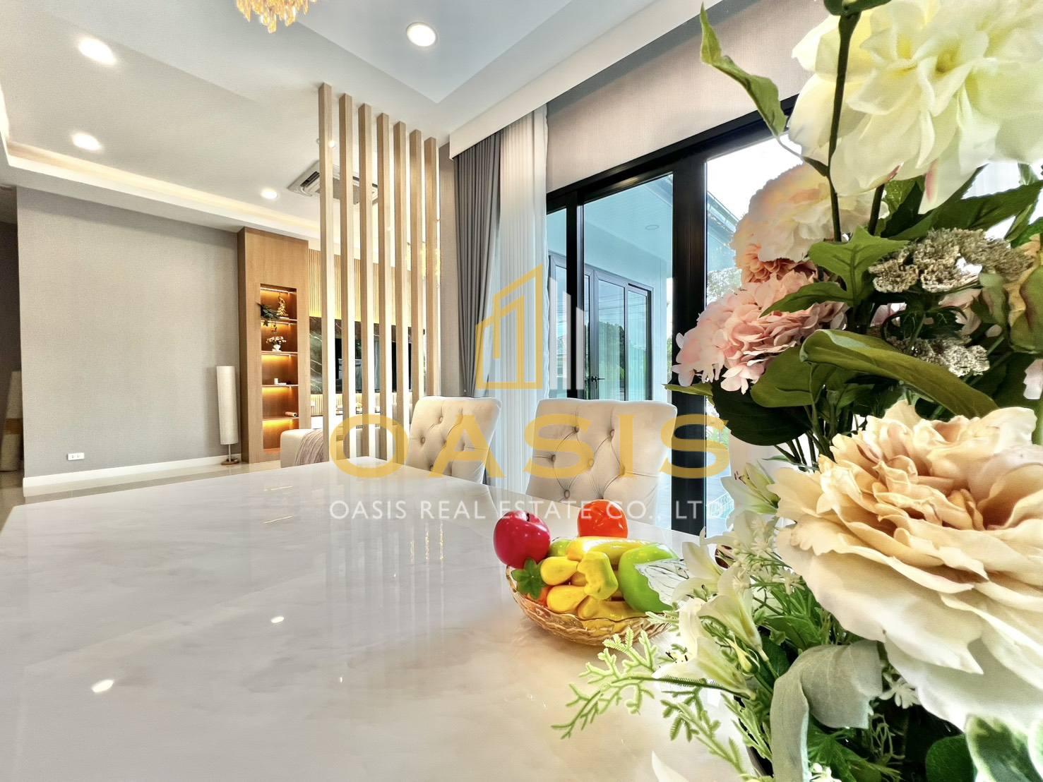 Luxury Modern Pool Villa in Huay Yai For sale