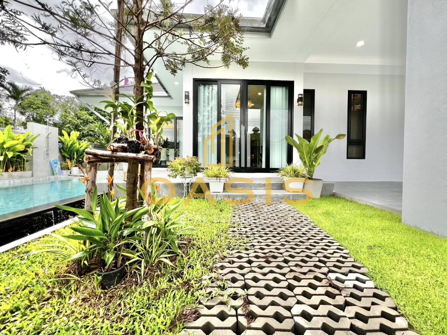 Luxury Modern Pool Villa in Huay Yai For sale