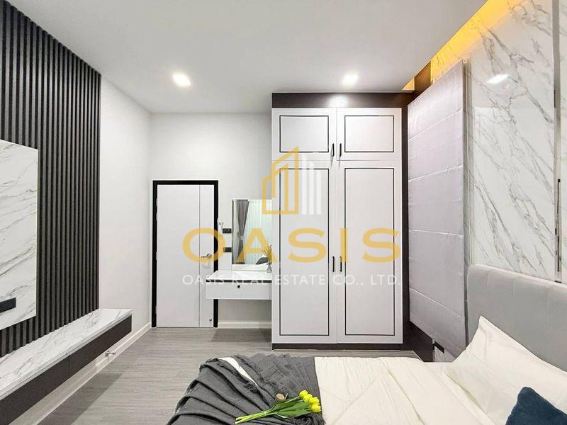 Brand new single-storey modern pool villa for sale