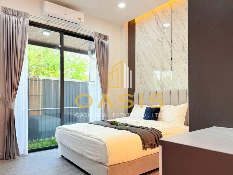 Brand new single-storey modern pool villa for sale