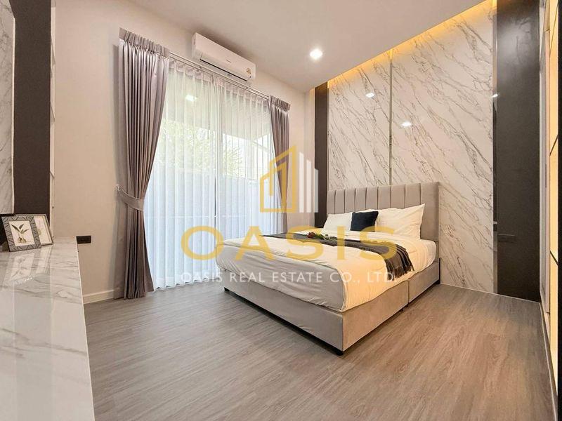 Brand new single-storey modern pool villa for sale