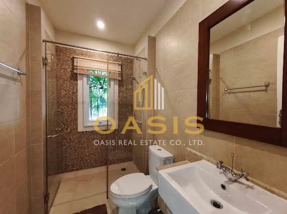 Luxury Tuscany-Style House with Private Pool for Rent – Silk Road Place