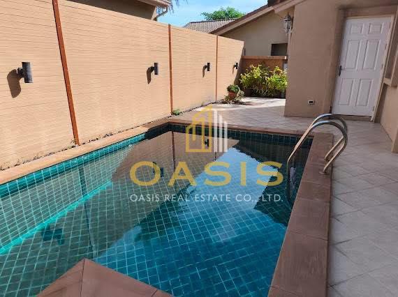 Luxury Tuscany-Style House with Private Pool for Rent – Silk Road Place