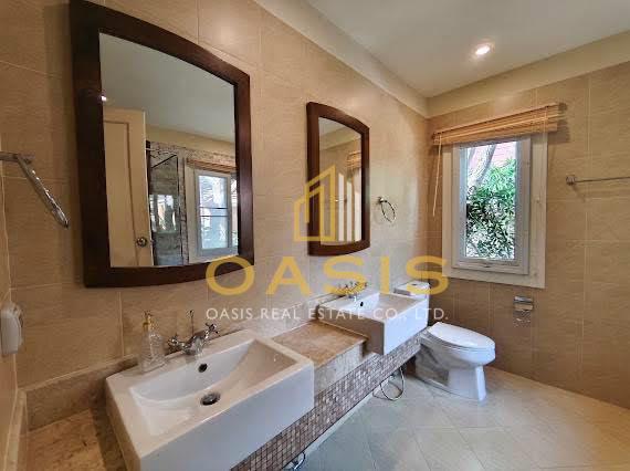 Luxury Tuscany-Style House with Private Pool for Rent – Silk Road Place