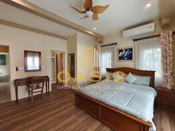 Luxury Tuscany-Style House with Private Pool for Rent – Silk Road Place