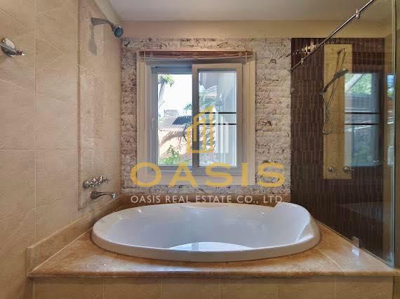 Luxury Tuscany-Style House with Private Pool for Rent – Silk Road Place