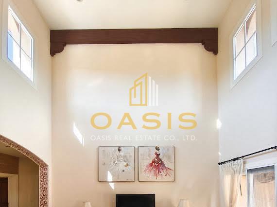 Luxury Tuscany-Style House with Private Pool for Rent – Silk Road Place