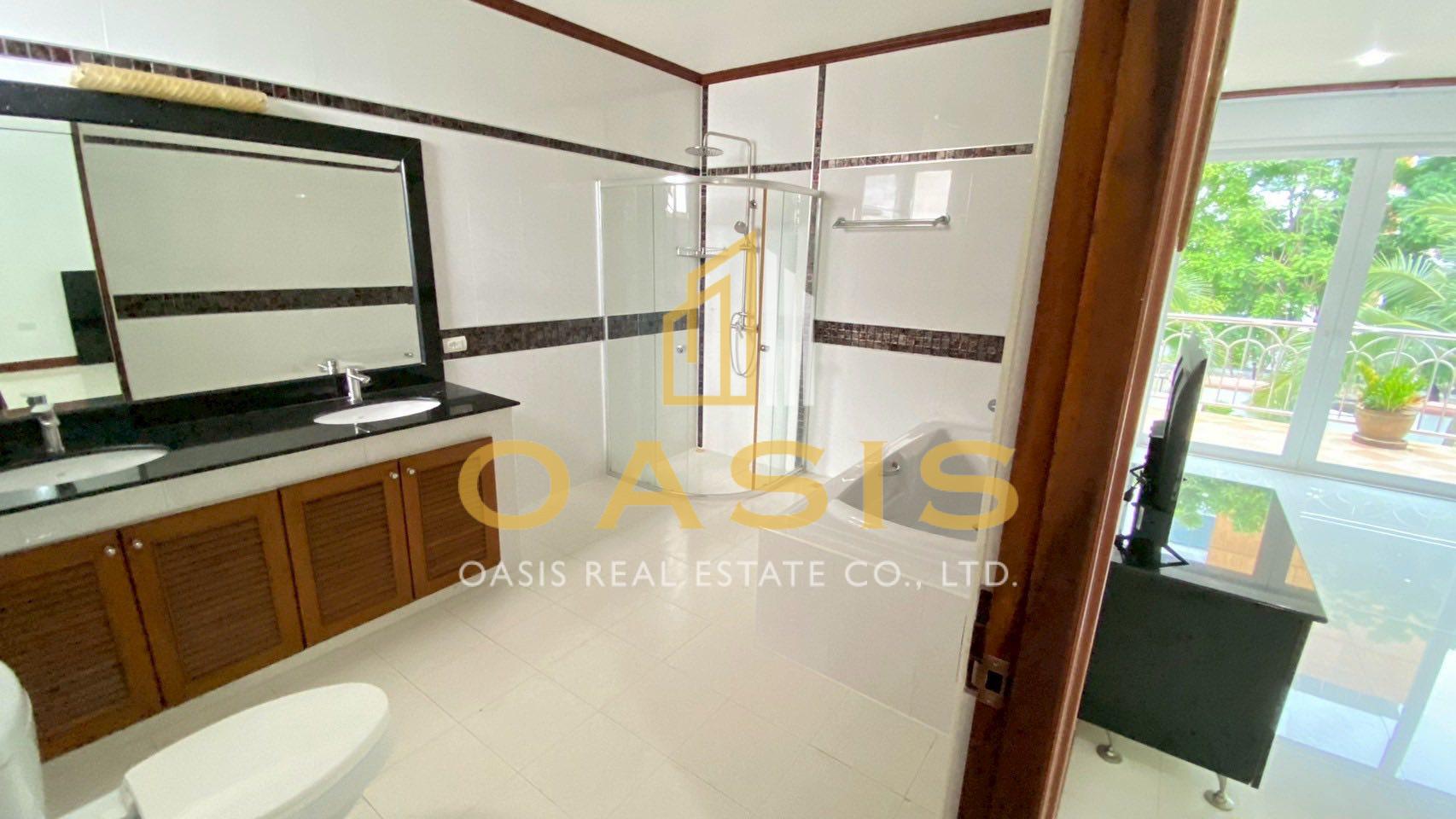 Exclusive 3-Storey Pool Villa for Rent, Just 20m from Jomtien Beach