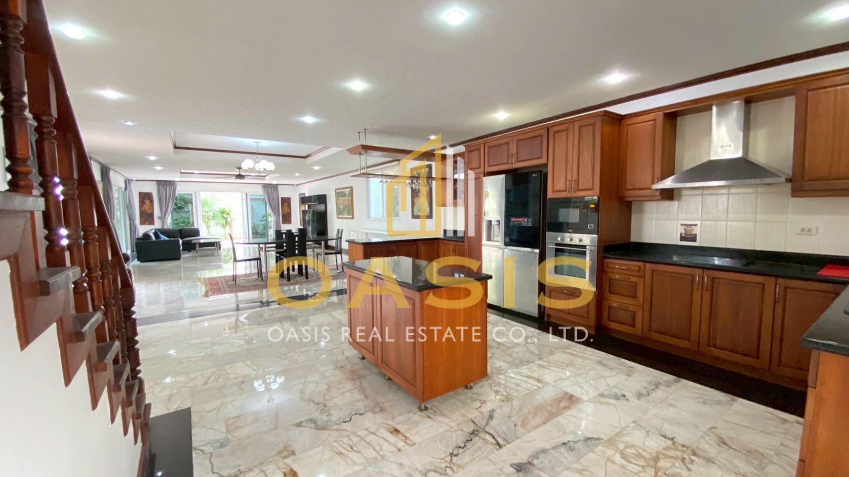 Exclusive 3-Storey Pool Villa for Rent, Just 20m from Jomtien Beach