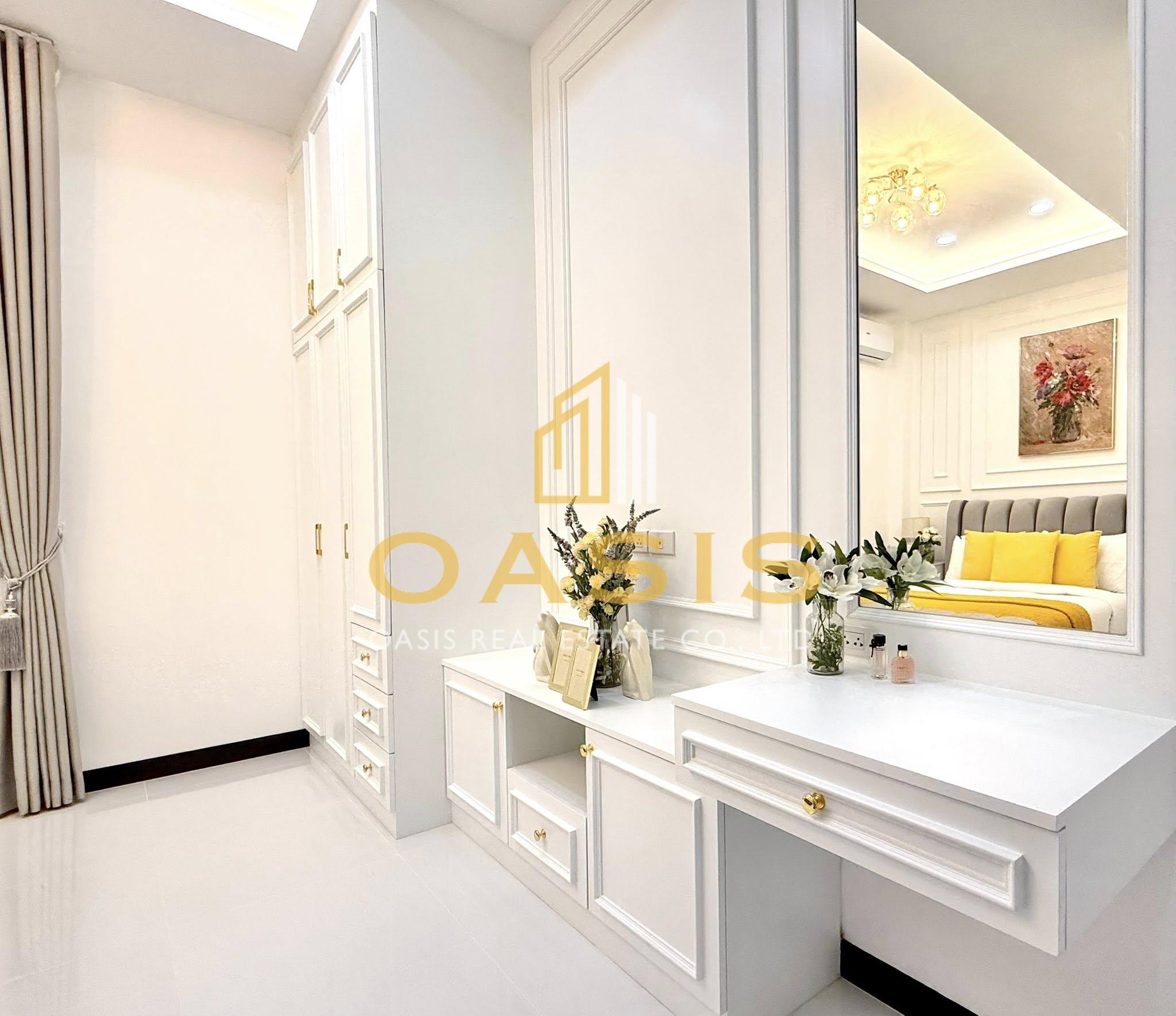 Modern 4 Bedroom Pool Villa For Sale in Huay Yai Modern 4 Bedroom Pool Villa For Sale in Huay Yai