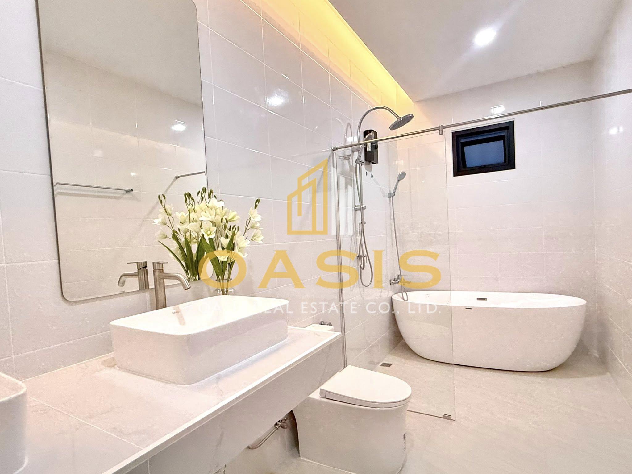 Modern 4 Bedroom Pool Villa For Sale in Huay Yai Modern 4 Bedroom Pool Villa For Sale in Huay Yai