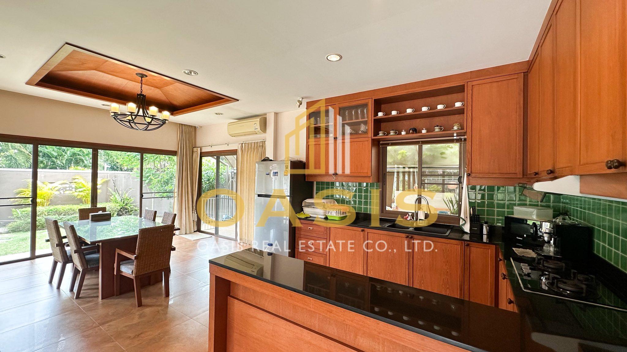 Pool Villa Thai Bali Style in Huay Yai For rent