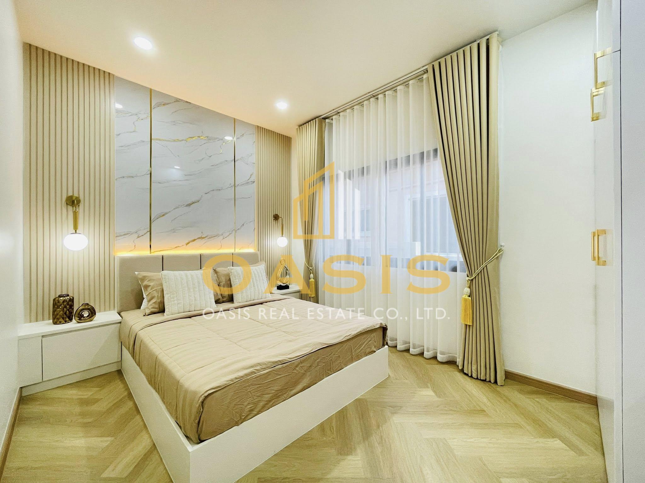 Exclusive Luxury Home Corner Plot for Sale