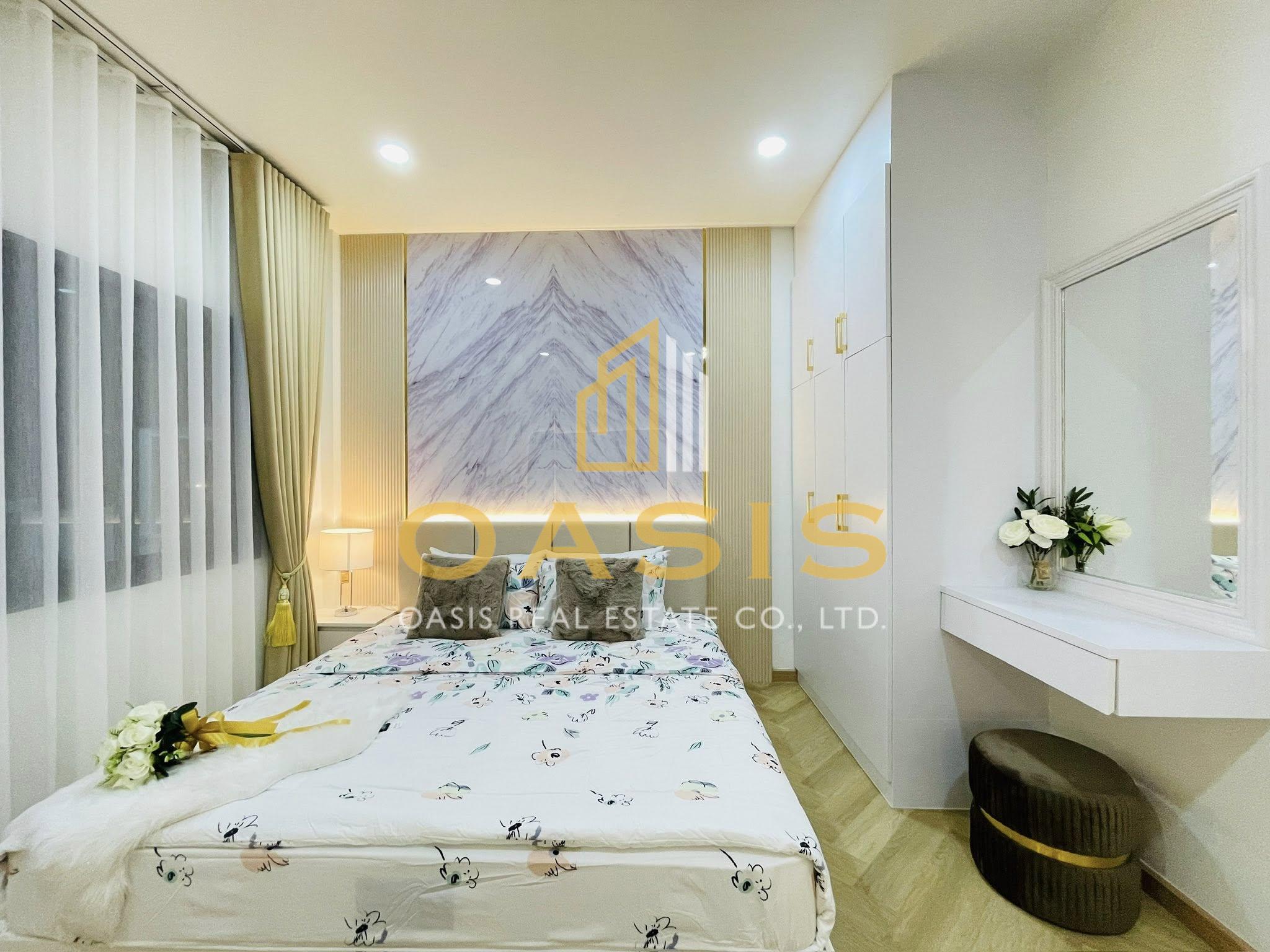 Exclusive Luxury Home Corner Plot for Sale