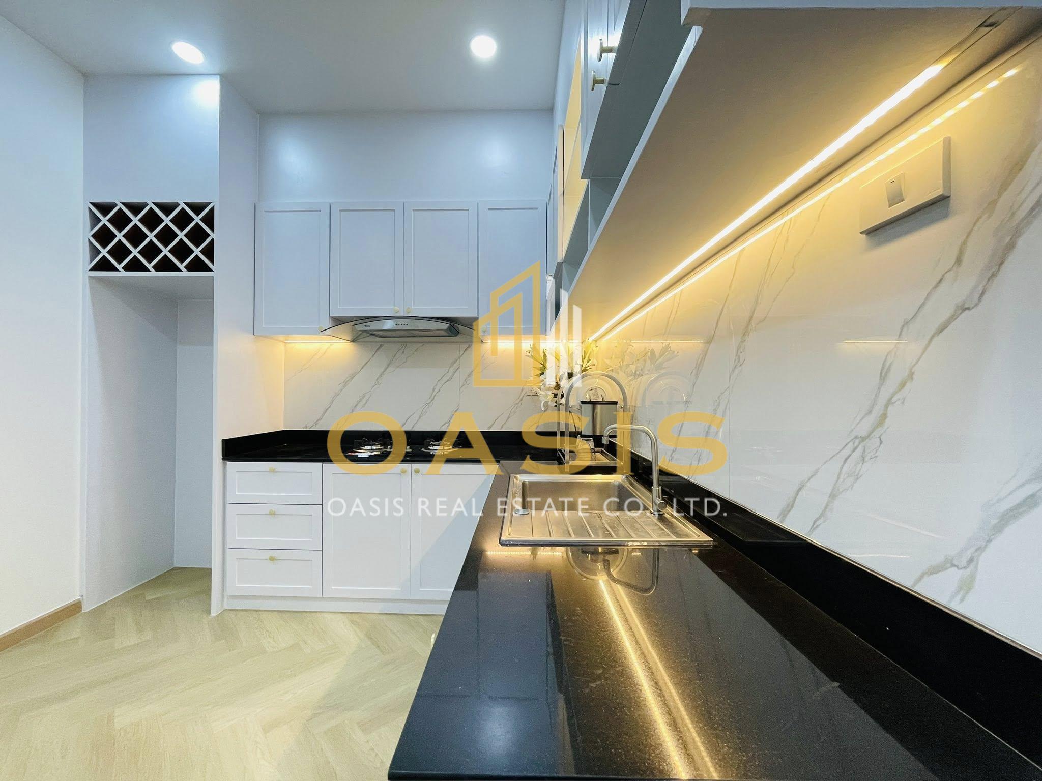 Exclusive Luxury Home Corner Plot for Sale