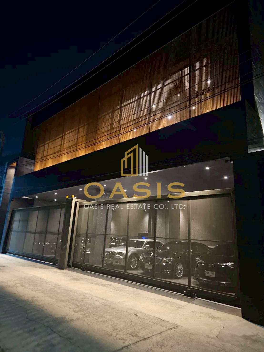 Black & Wood Residence – Modern Luxury Classic Masterpiece for Sale
