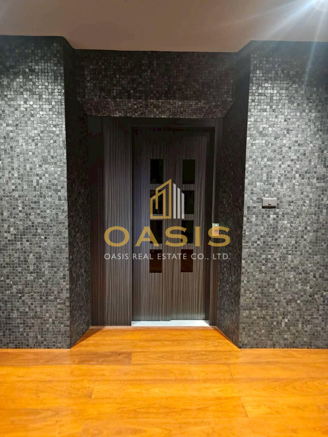Black & Wood Residence – Modern Luxury Classic Masterpiece for Sale