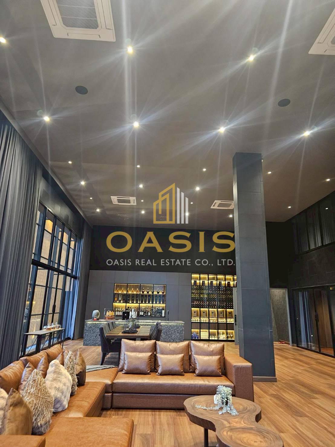 Black & Wood Residence – Modern Luxury Classic Masterpiece for Sale