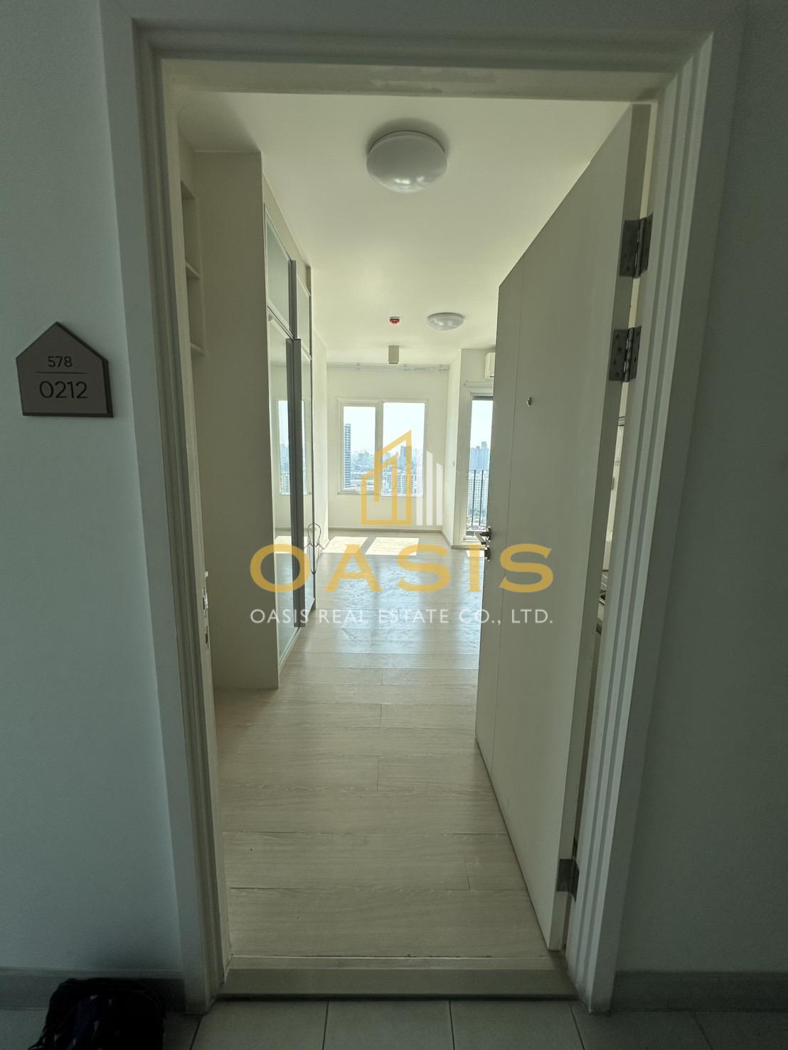 Chapter One Eco Ratchada-HuaiKhwang for sale