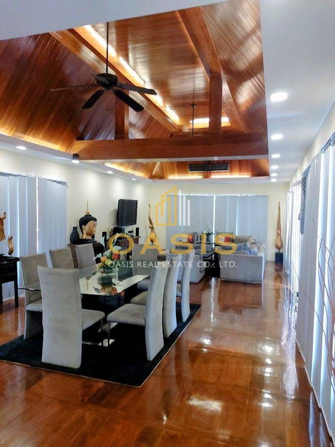 Luxury Villa with Panoramic Sea Views For Sale