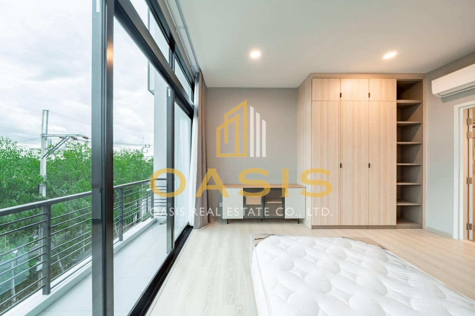 Nirvana DEFINE Krungthep Kreetha modern luxury living for rent