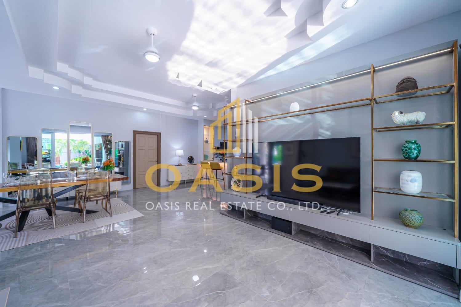 Exquisite Luxury Pool Villa for Sale  Na Kluea Pattaya
