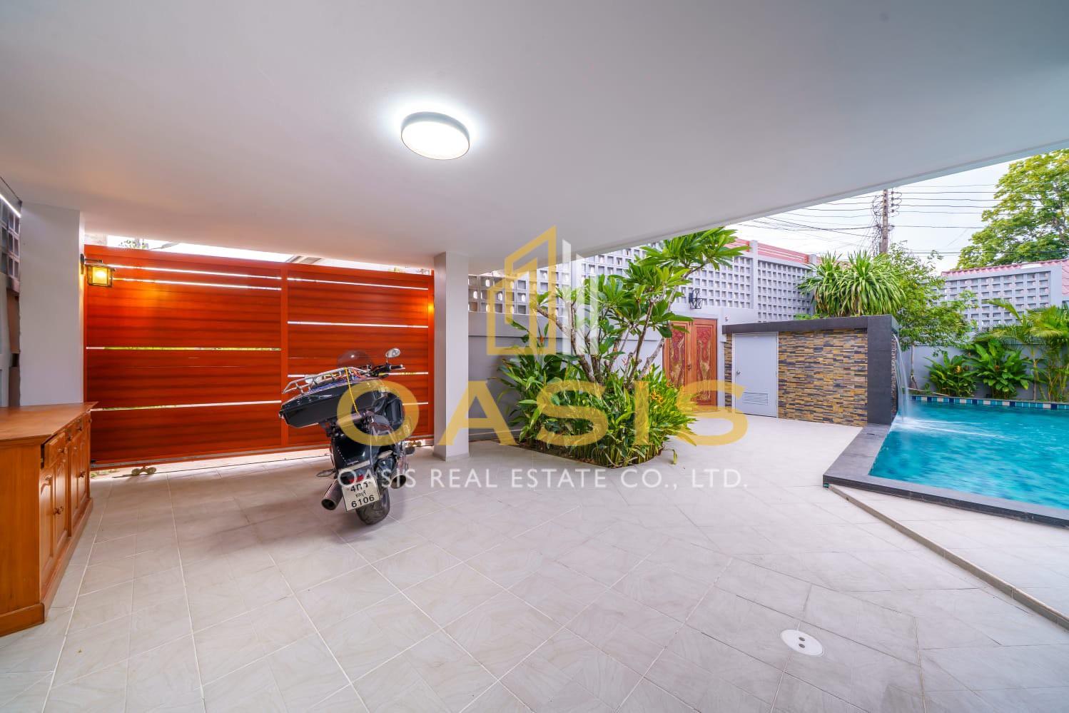 Exquisite Luxury Pool Villa for Sale  Na Kluea Pattaya