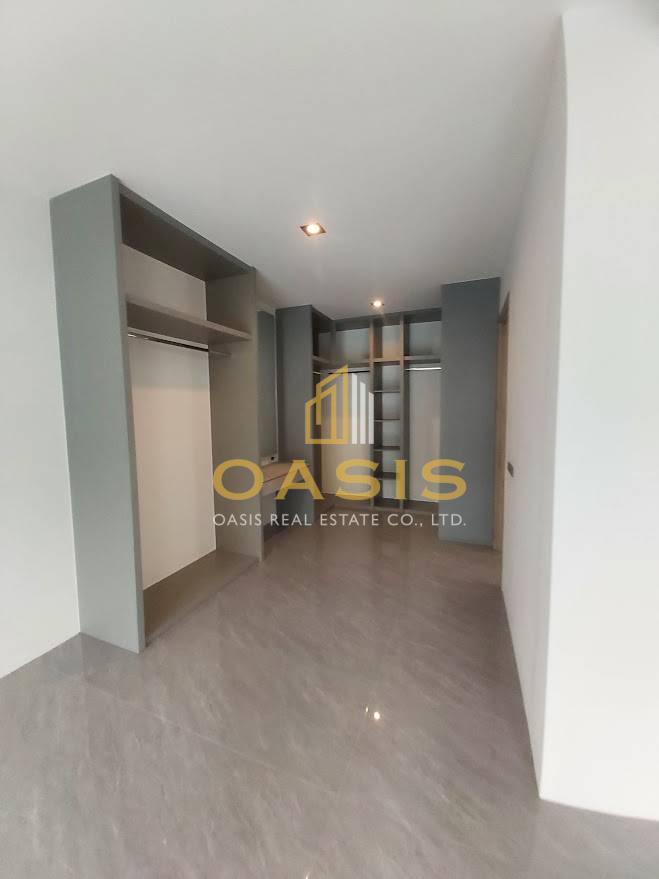 Luxury Designer Home for Sale near Mabprachan Lake