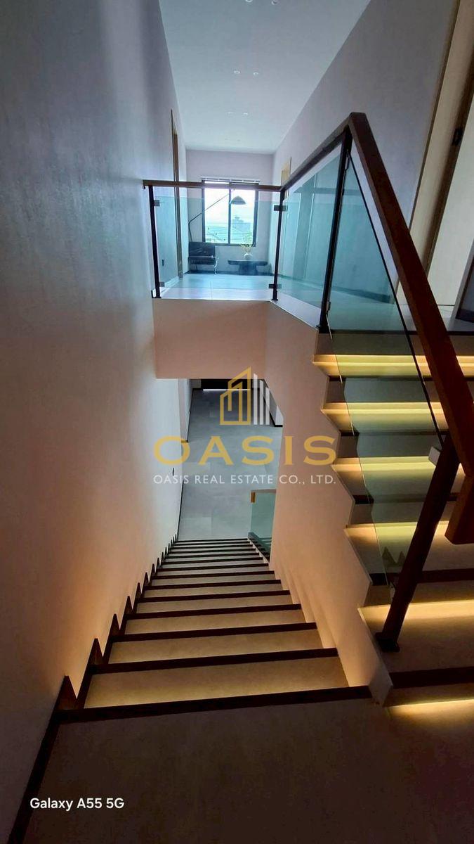 Jomtien Condotel Village Luxury Pool Villa For Sale