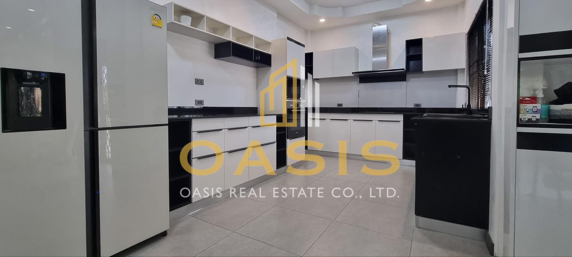 Luxury Pool Villa For Sale near Siam Country Club