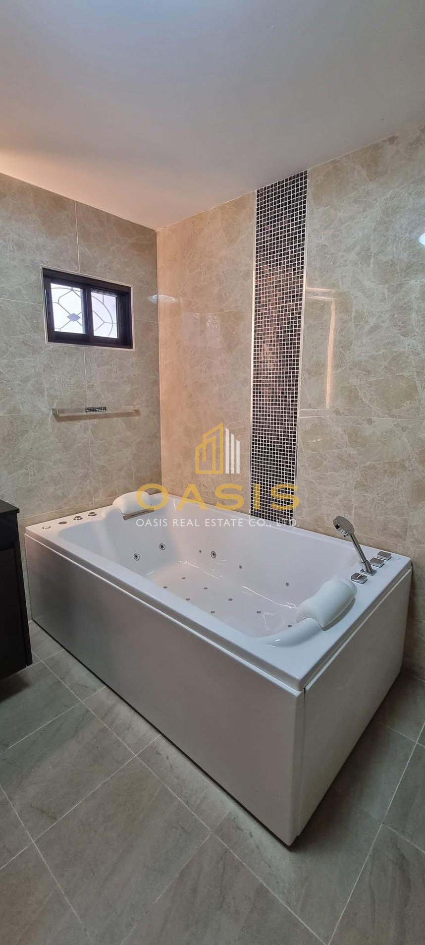 Luxury Pool Villa For Sale near Siam Country Club